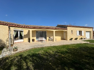Vente  CARCASSONNE immeuble 5 pieces, 150m2 habitables, a CARCASSONNE